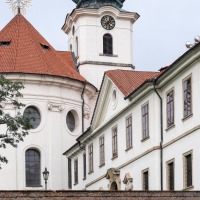 Apríl 2017 - Video z promócie absolventov CEMI v Břevnovskom kláštore, 11:00